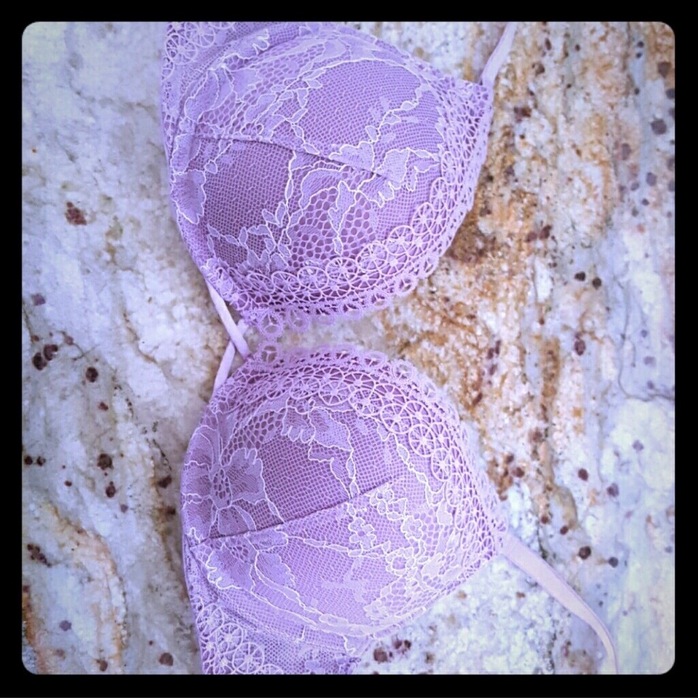 Light purple bombshell victoria secret bra 34A